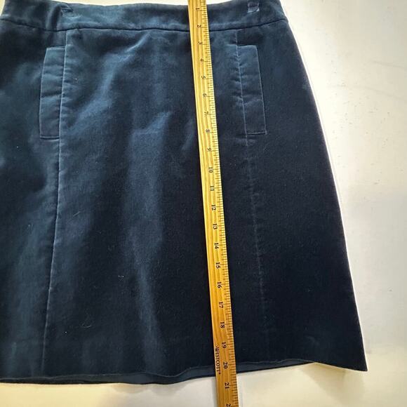 Ann Taylor velvet lined knee length skirt with pockets size 8 - Picture 8 of 8